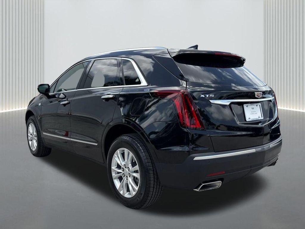 new 2025 Cadillac XT5 car, priced at $41,450