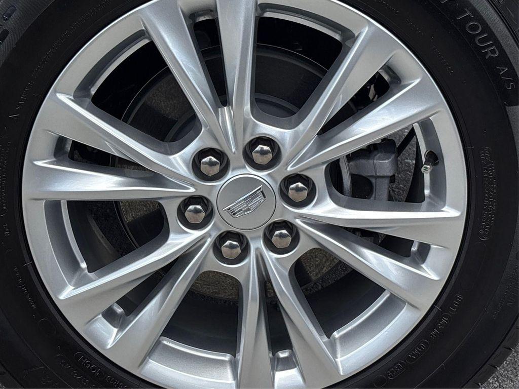 new 2025 Cadillac XT5 car, priced at $41,450