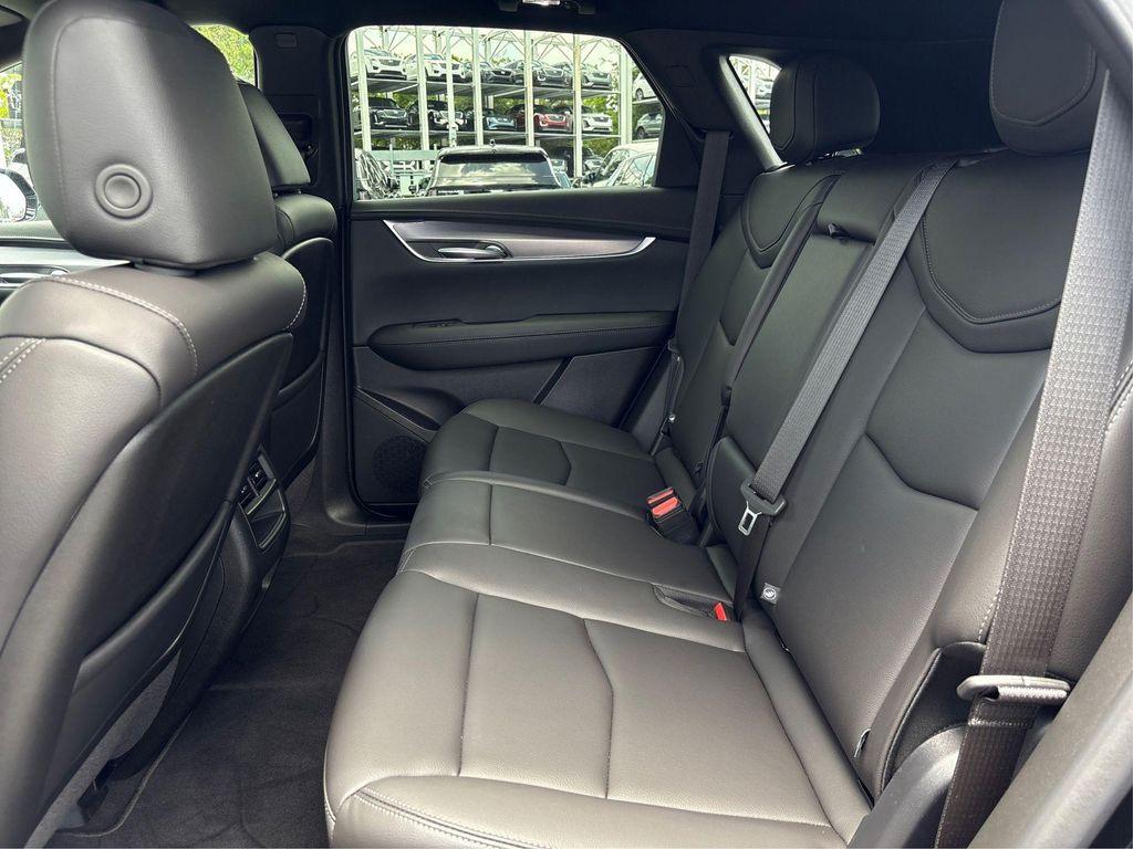 new 2025 Cadillac XT5 car, priced at $41,450