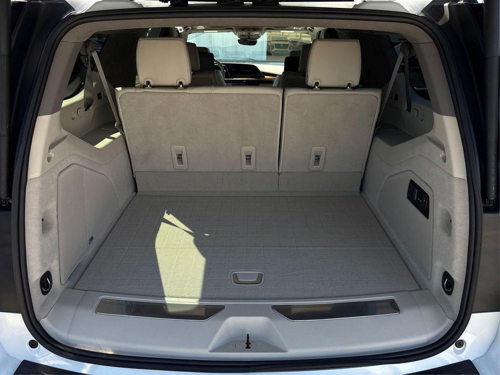 used 2024 Cadillac Escalade ESV car, priced at $88,790