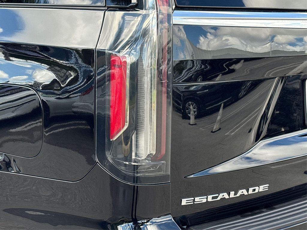 used 2022 Cadillac Escalade car, priced at $59,555