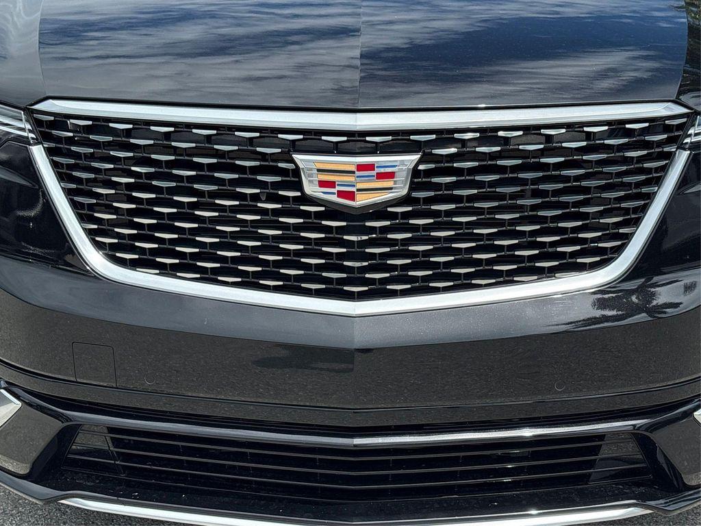 used 2024 Cadillac XT6 car, priced at $42,796