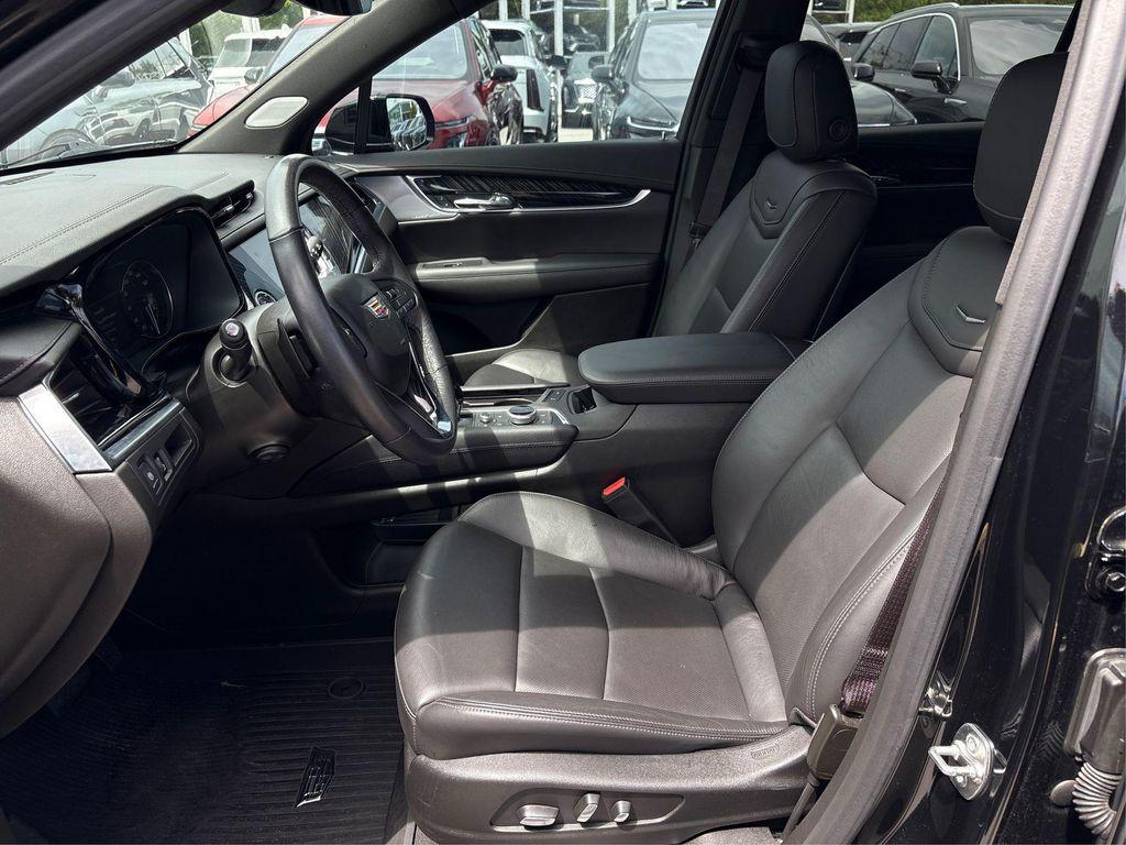 used 2024 Cadillac XT6 car, priced at $42,796