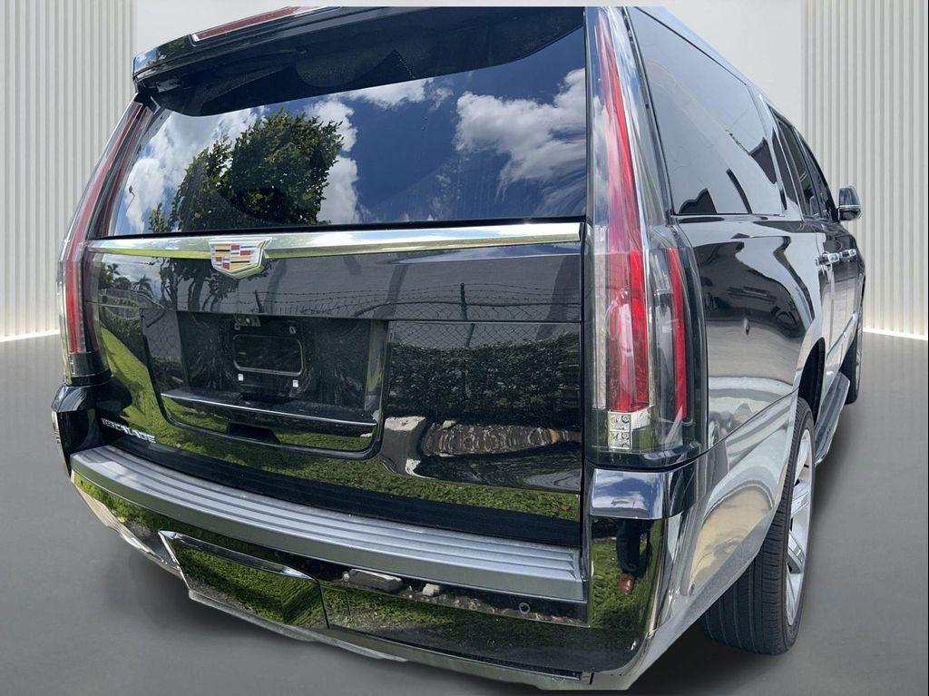 used 2020 Cadillac Escalade ESV car, priced at $40,602