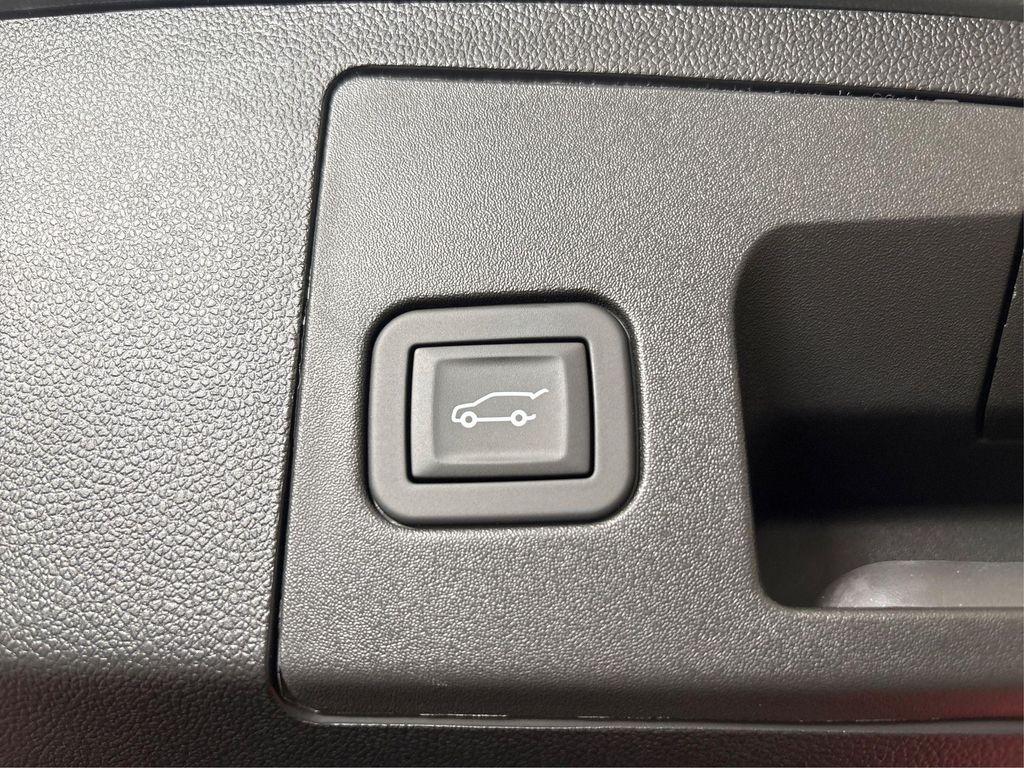 new 2025 Cadillac XT4 car, priced at $41,990