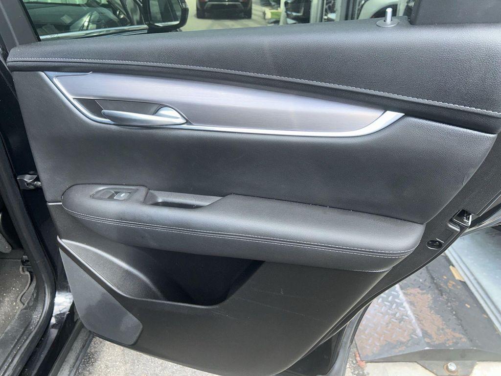 used 2023 Cadillac XT5 car, priced at $27,600