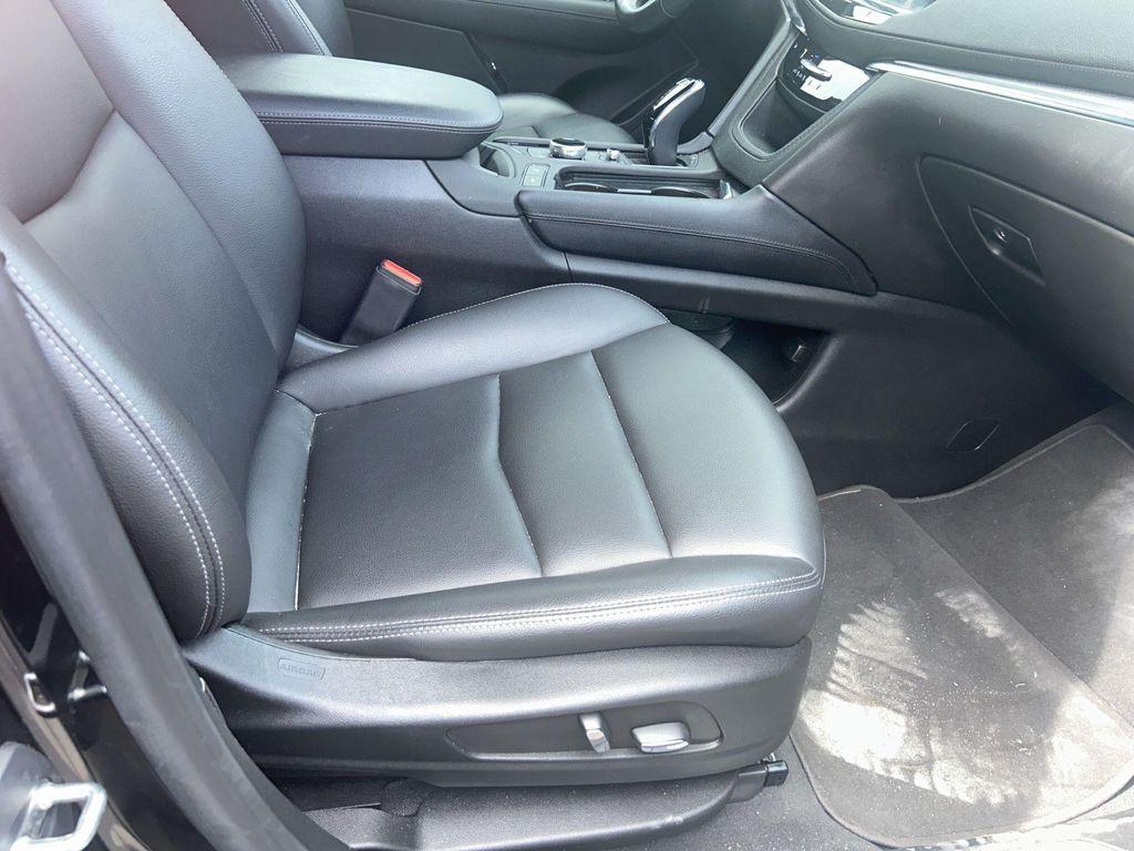 used 2023 Cadillac XT5 car, priced at $27,600