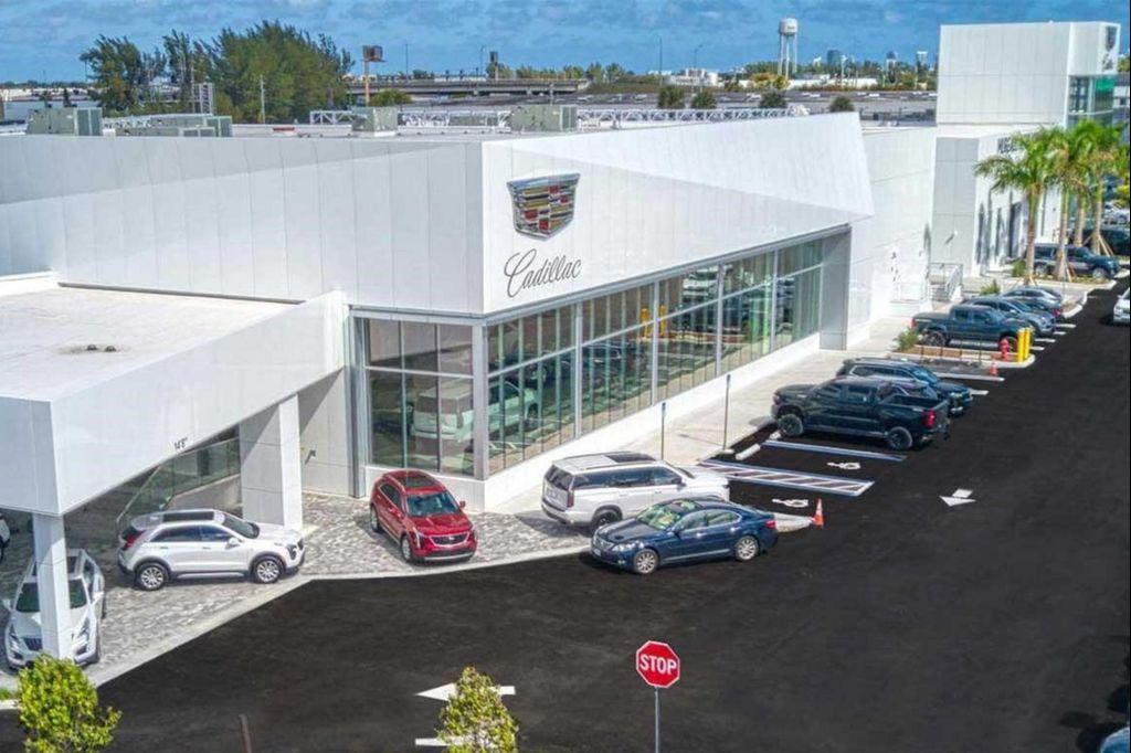 used 2023 Cadillac XT5 car, priced at $27,600