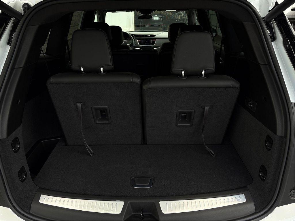 new 2025 Cadillac XT6 car, priced at $44,995