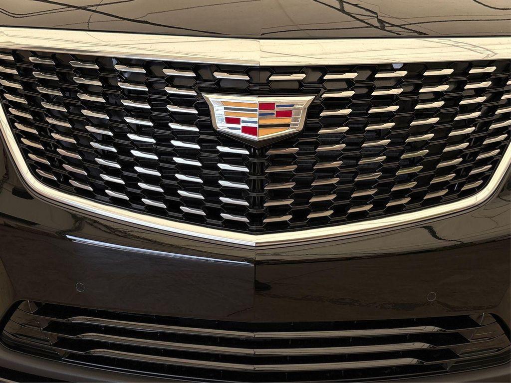 new 2025 Cadillac XT5 car, priced at $35,995