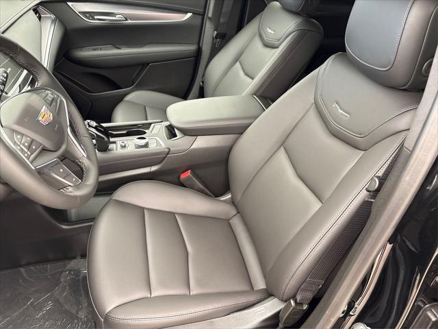 new 2025 Cadillac XT5 car, priced at $35,995