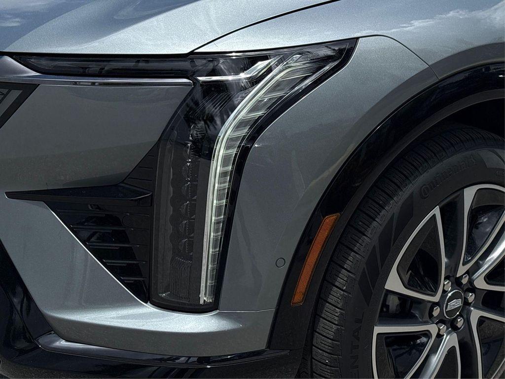 new 2025 Cadillac OPTIQ car, priced at $52,215