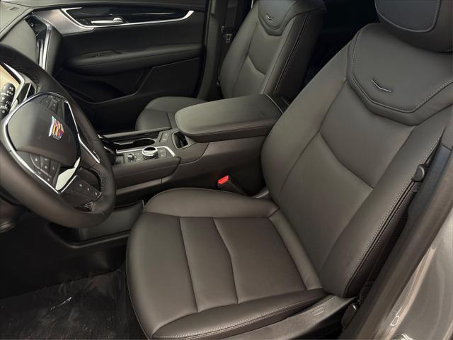 new 2025 Cadillac XT5 car, priced at $50,590
