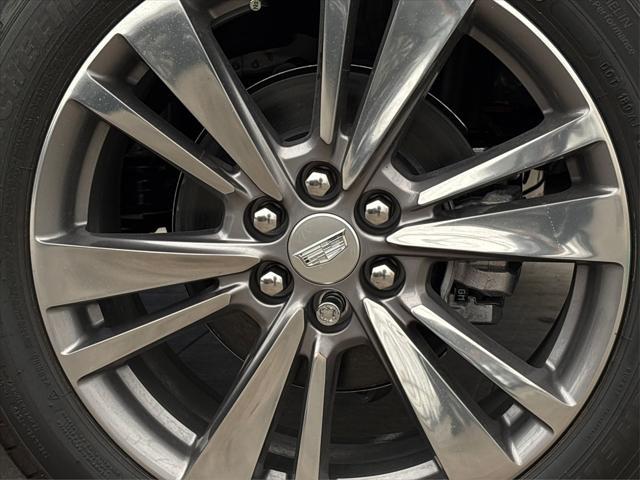 new 2025 Cadillac XT5 car, priced at $50,590