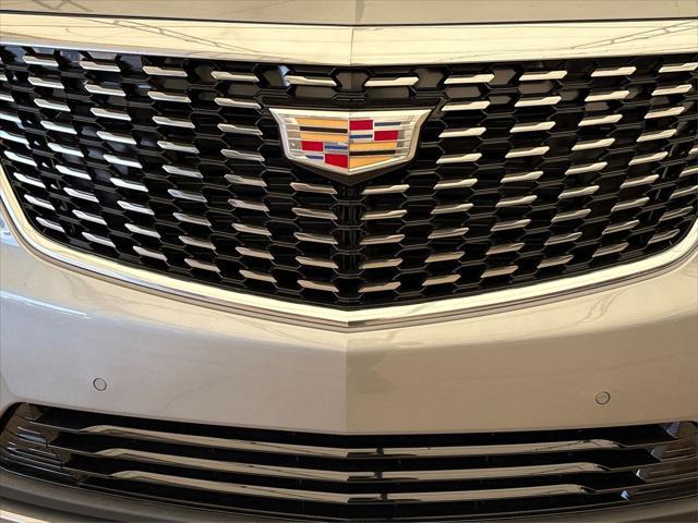 new 2025 Cadillac XT5 car, priced at $50,590