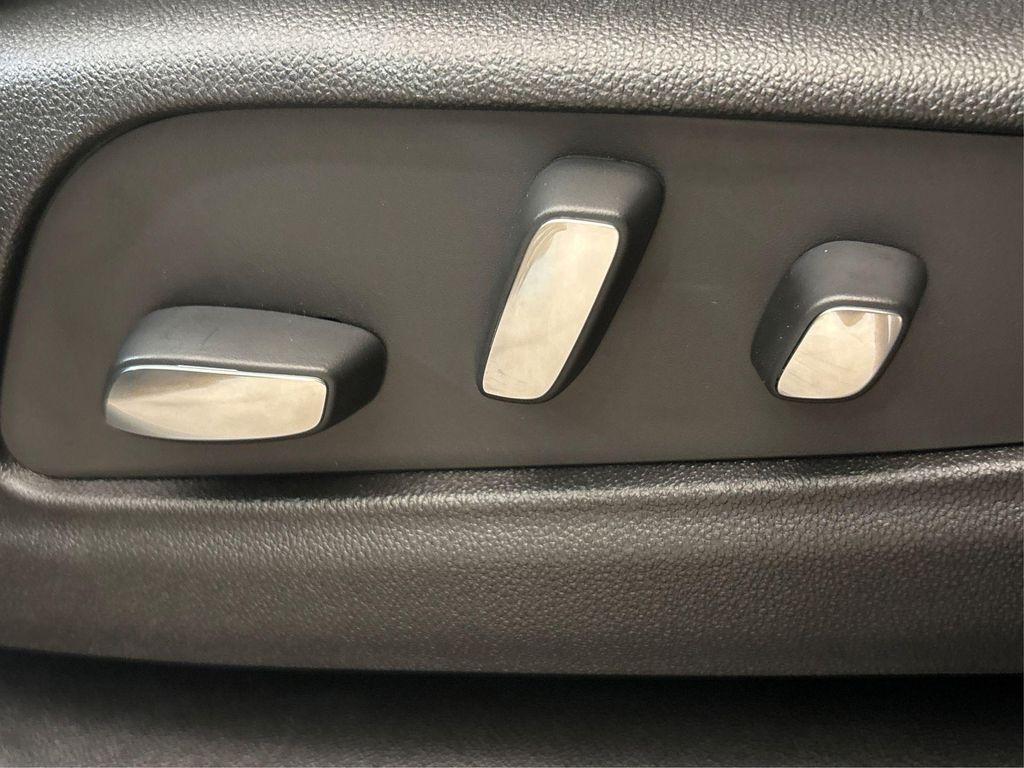 new 2025 Cadillac XT6 car