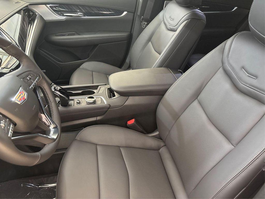 new 2025 Cadillac XT6 car