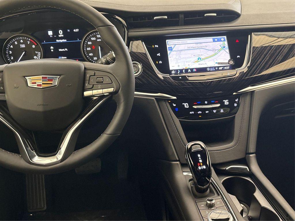 new 2025 Cadillac XT6 car