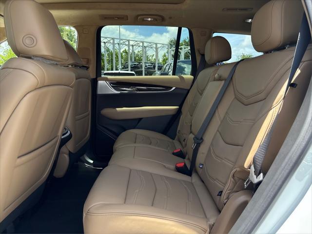 new 2025 Cadillac XT6 car, priced at $70,215