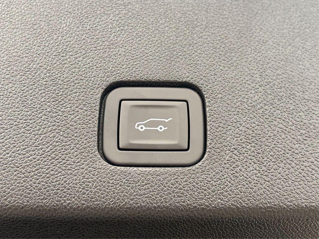 new 2025 Cadillac XT6 car