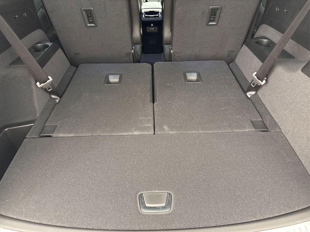 new 2025 Cadillac XT6 car