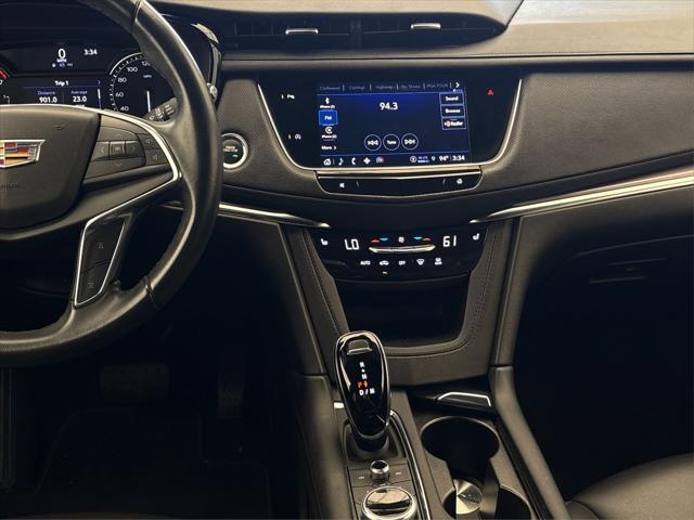 used 2022 Cadillac XT5 car, priced at $27,990