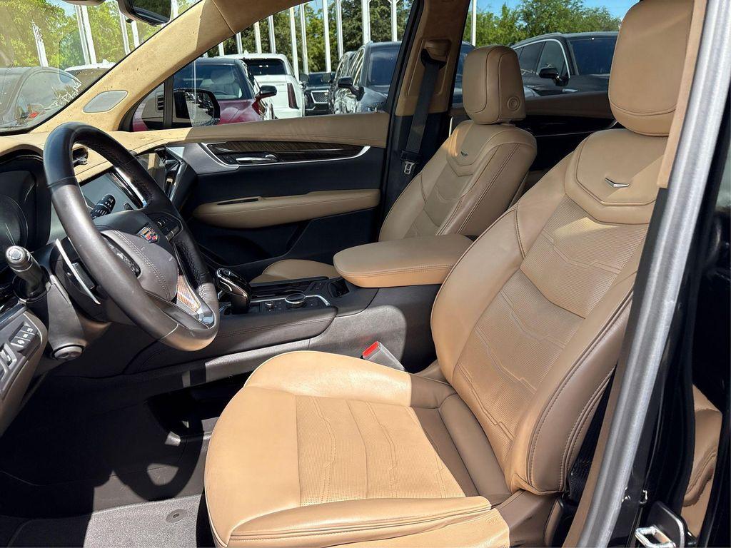 used 2023 Cadillac XT6 car, priced at $39,995