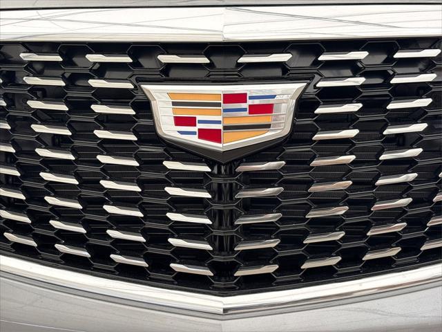 new 2025 Cadillac XT5 car, priced at $35,995