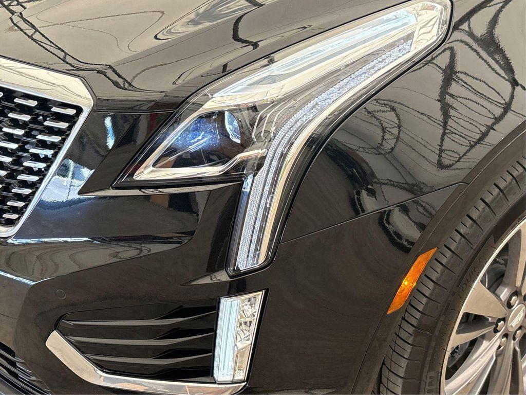 new 2025 Cadillac XT5 car, priced at $43,850