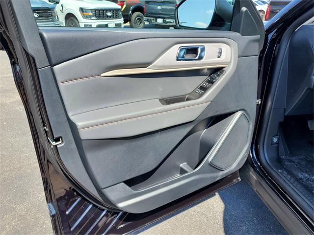 new 2025 Ford Explorer car, priced at $40,426