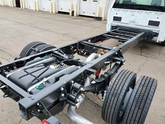new 2025 Ford F-450 car, priced at $56,626