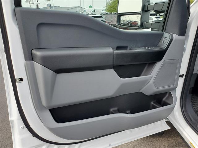 new 2025 Ford F-450 car, priced at $56,003