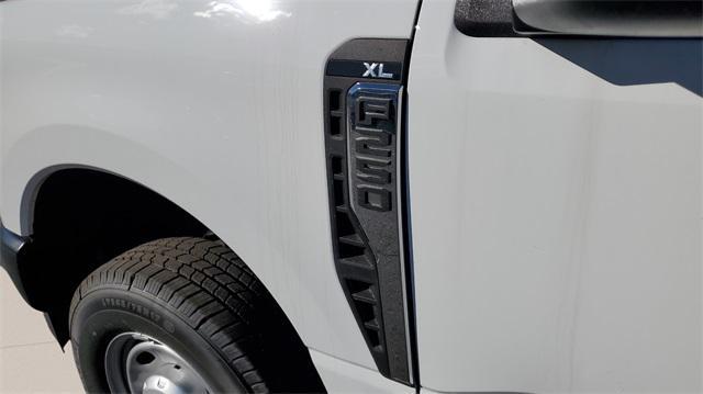 new 2025 Ford F-250 car, priced at $51,713