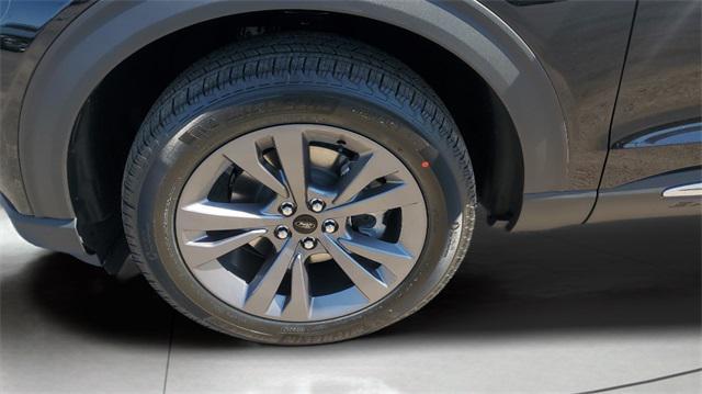 new 2025 Ford Explorer car, priced at $45,729