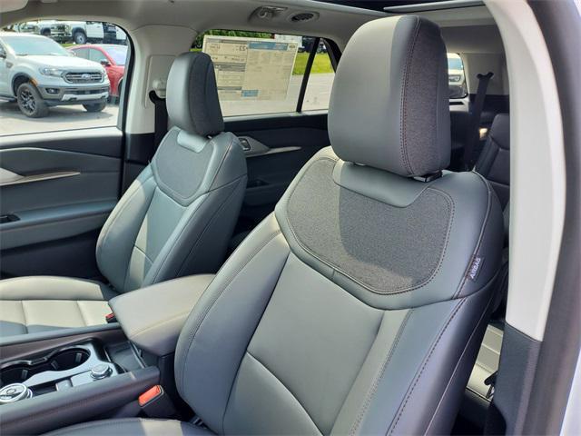 new 2025 Ford Explorer car, priced at $46,202