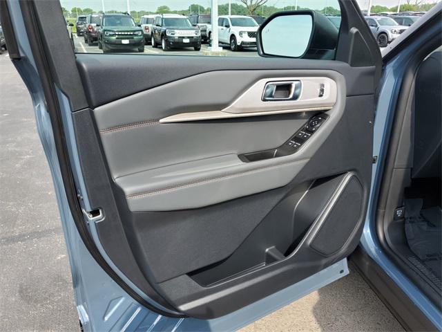 new 2025 Ford Explorer car, priced at $40,787