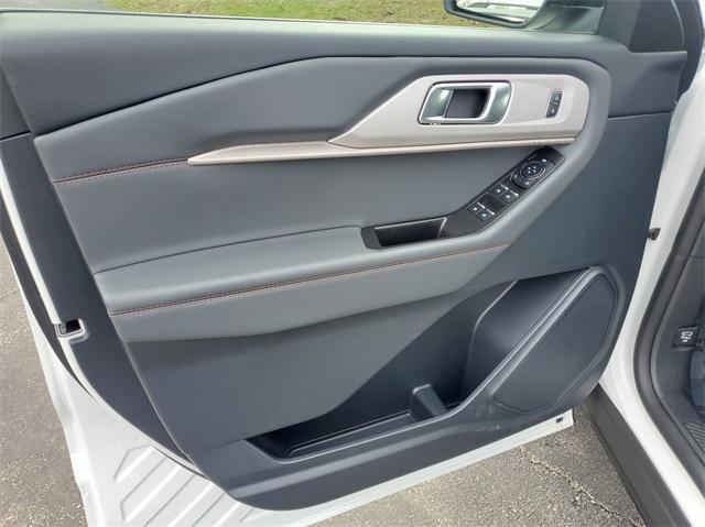 new 2025 Ford Explorer car, priced at $45,406