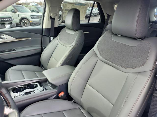 new 2025 Ford Explorer car, priced at $45,406