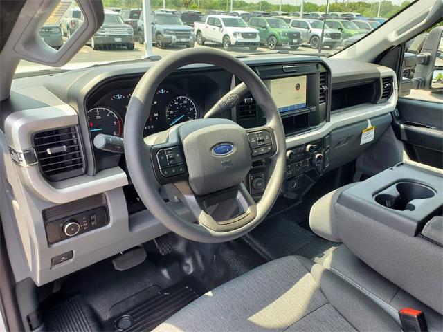 new 2025 Ford F-450 car, priced at $61,072