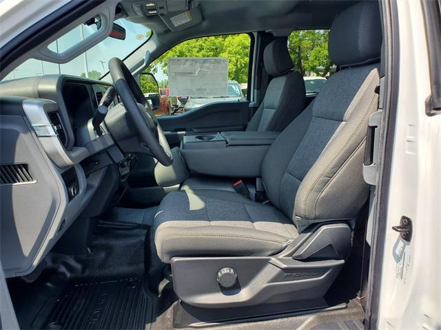 new 2025 Ford F-450 car, priced at $61,072