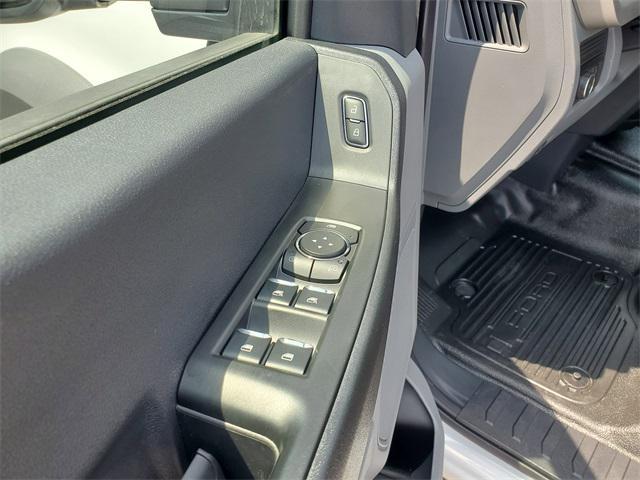 new 2025 Ford F-450 car, priced at $61,072