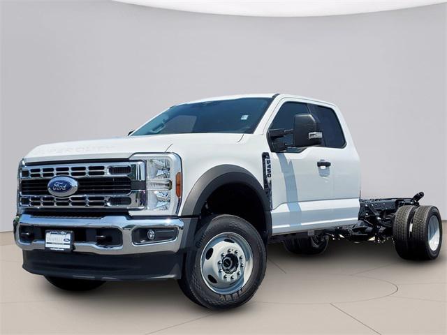 new 2025 Ford F-450 car, priced at $61,072