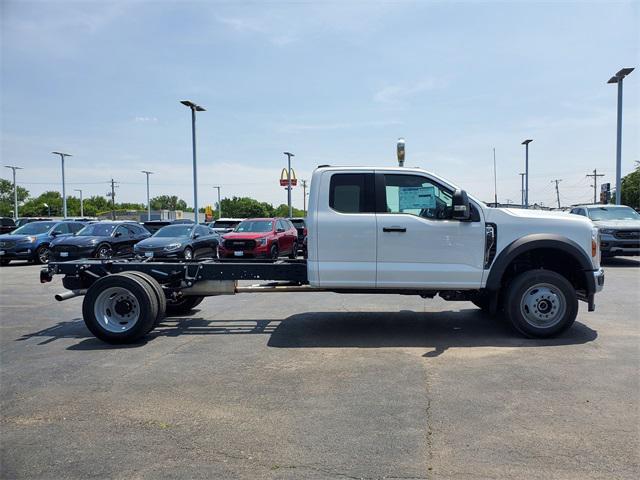new 2025 Ford F-450 car, priced at $61,072