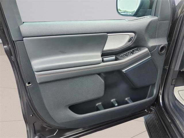 new 2025 Ford Expedition car, priced at $65,673