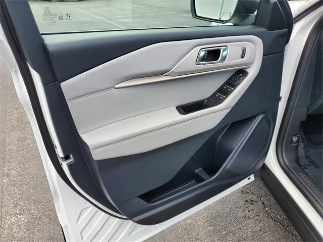 new 2025 Ford Explorer car, priced at $50,685