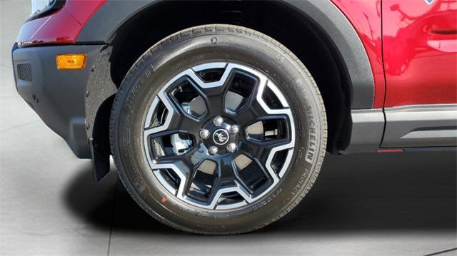 new 2025 Ford Bronco Sport car, priced at $39,070