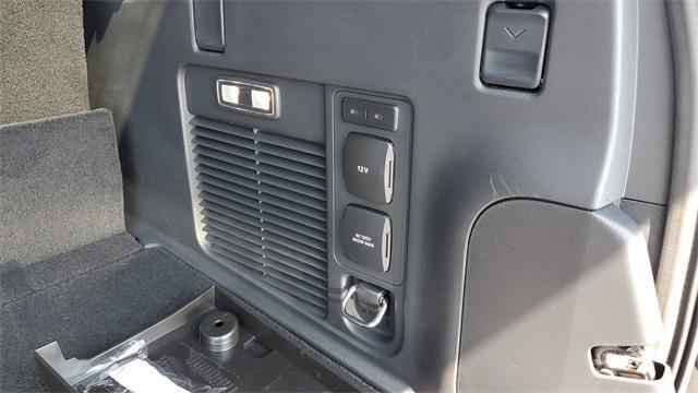 new 2025 Ford Expedition car, priced at $77,911