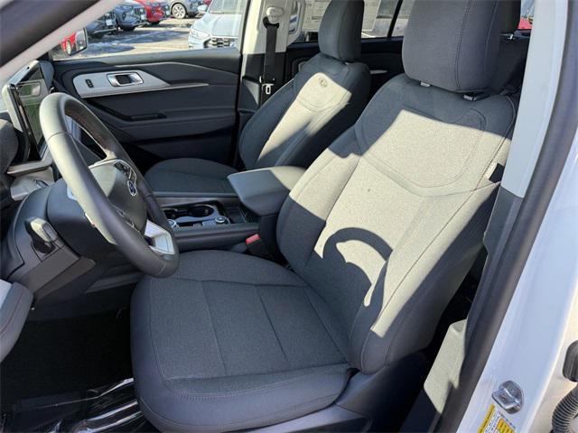 new 2025 Ford Explorer car, priced at $41,101