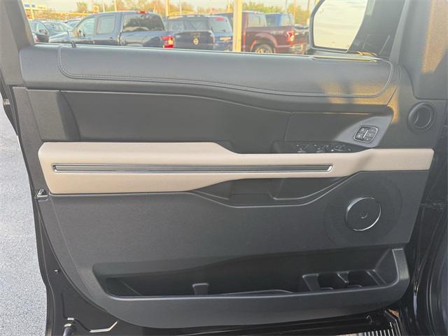 used 2024 Ford Expedition car, priced at $57,491