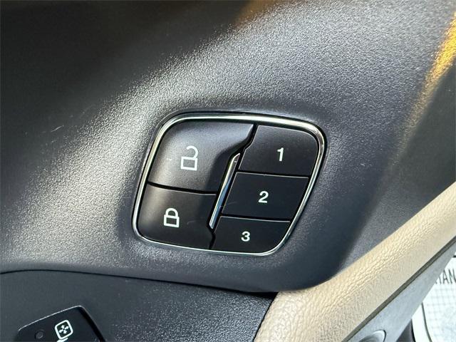 used 2024 Ford Expedition car, priced at $57,491